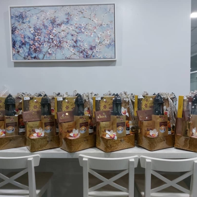 Spreading Joy Through Raya Gifts